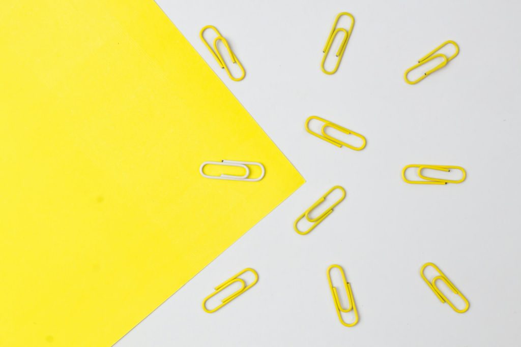 paperclips tamanna-rumee-CIfgsywk-_4-unsplash